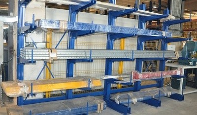 light-duty-cantilever-racking_565-2